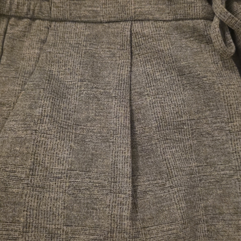 Amanda & Chelsea Gray Drawstring Ankle Pants - Picture 8 of 10